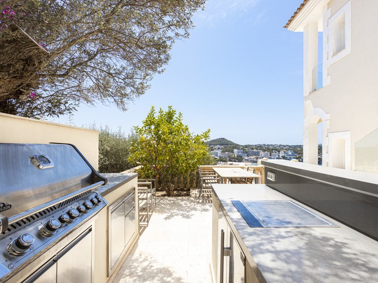 Villa for Sales in Santa Ponsa, Balearic Islands 27