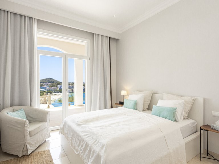 Villa for Sales in Santa Ponsa, Balearic Islands 21