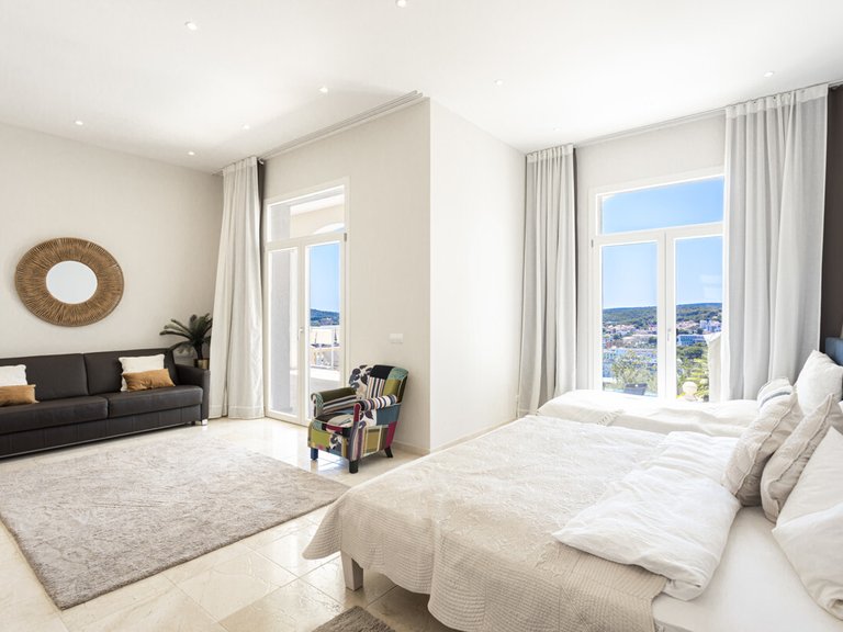 Villa for Sales in Santa Ponsa, Balearic Islands 20