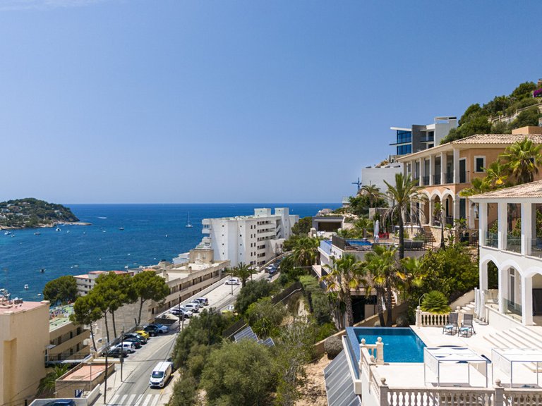 Villa for Sales in Santa Ponsa, Balearic Islands 44