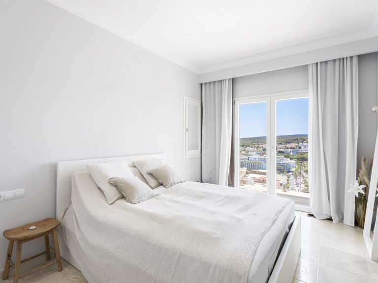 Villa for Sales in Santa Ponsa, Balearic Islands 13