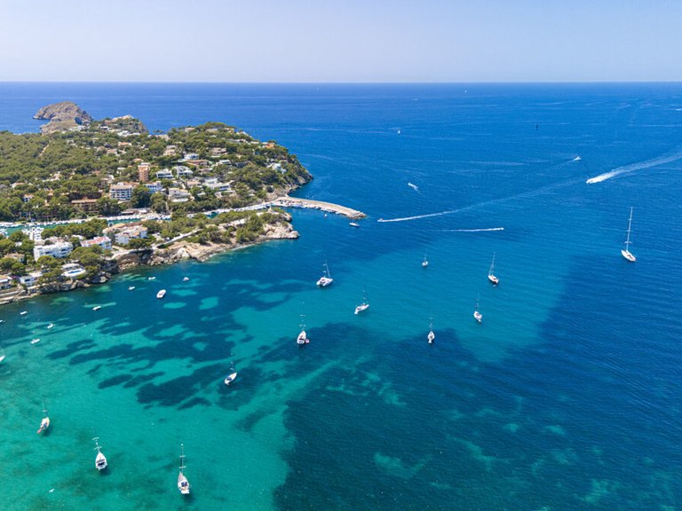 Villa for Sales in Santa Ponsa, Balearic Islands 37