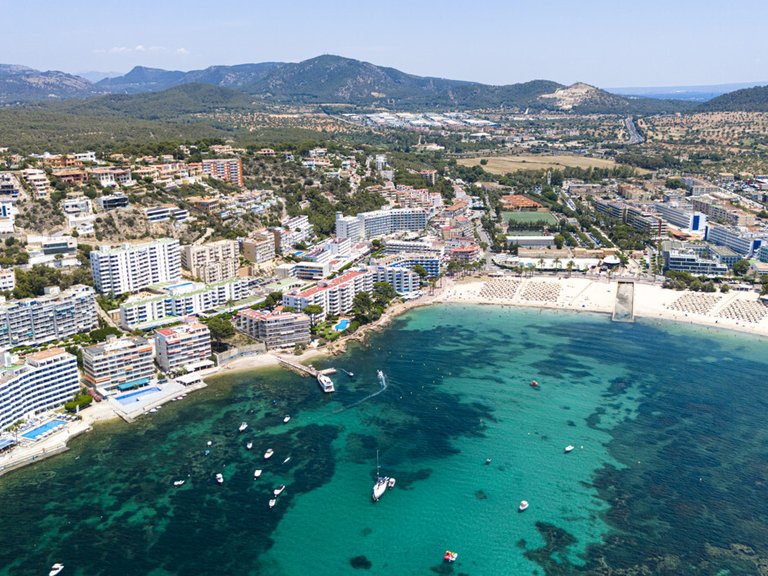 Villa for Sales in Santa Ponsa, Balearic Islands 36