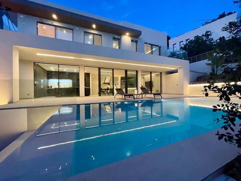 Villa for Long Term Rentals in Bendinat, Balearic Islands 1