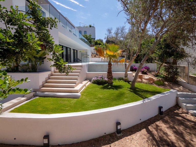 Villa for Long Term Rentals in Bendinat, Balearic Islands 8