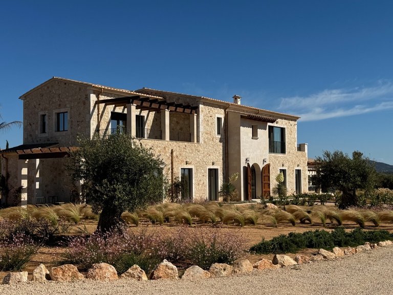 Country House for Long Term Rentals in Santanyi, Balearic Islands 2