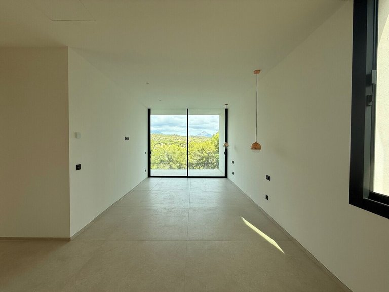 Villa for Sales in Santa Ponsa, Balearic Islands 27