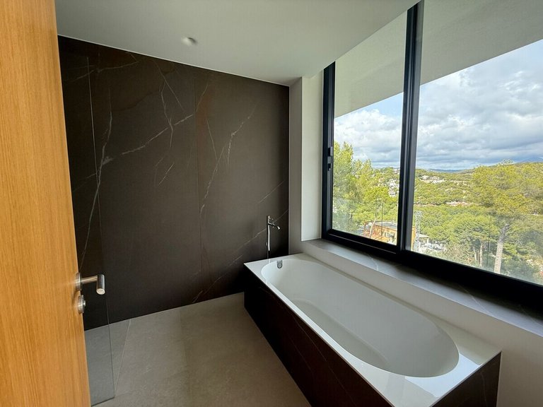 Villa for Sales in Santa Ponsa, Balearic Islands 16