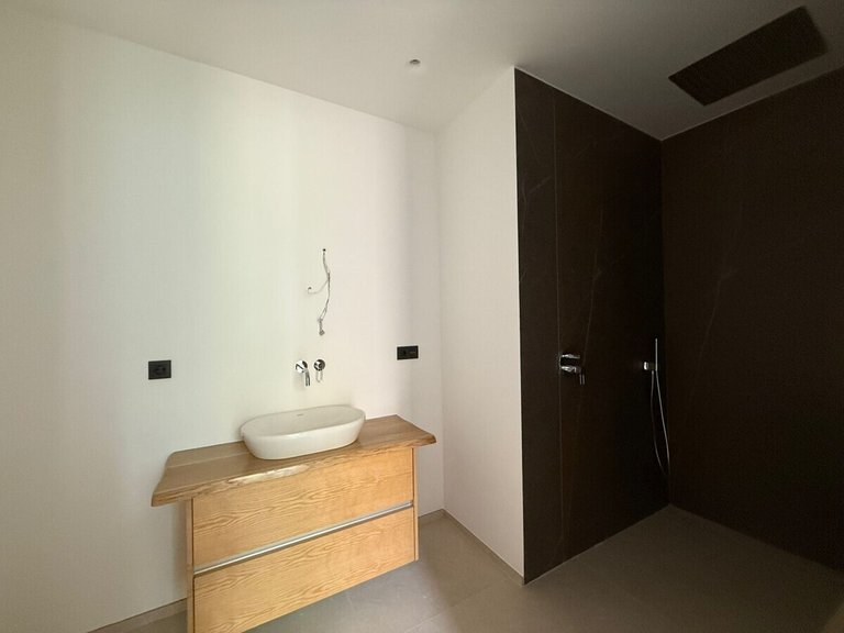 Villa for Sales in Santa Ponsa, Balearic Islands 33