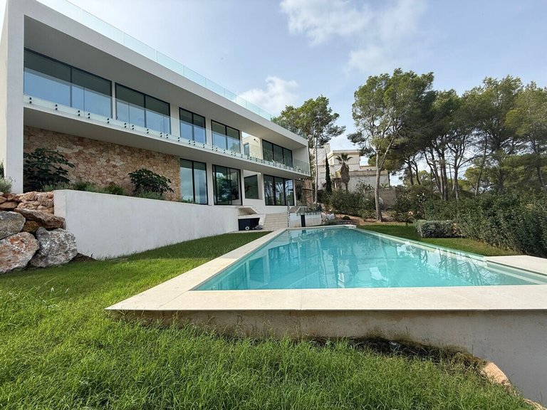 Villa for Sales in Santa Ponsa, Balearic Islands 46