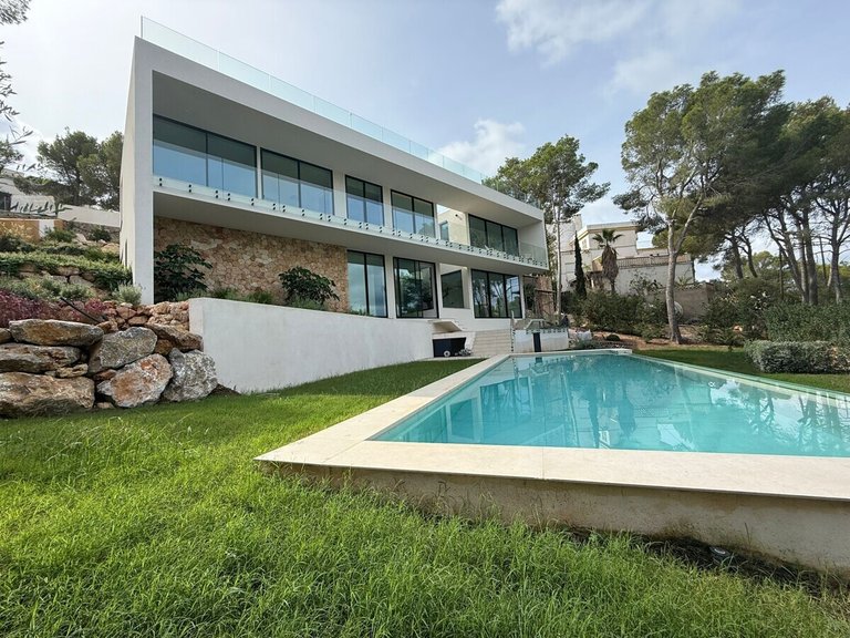 Villa for Sales in Santa Ponsa, Balearic Islands 5