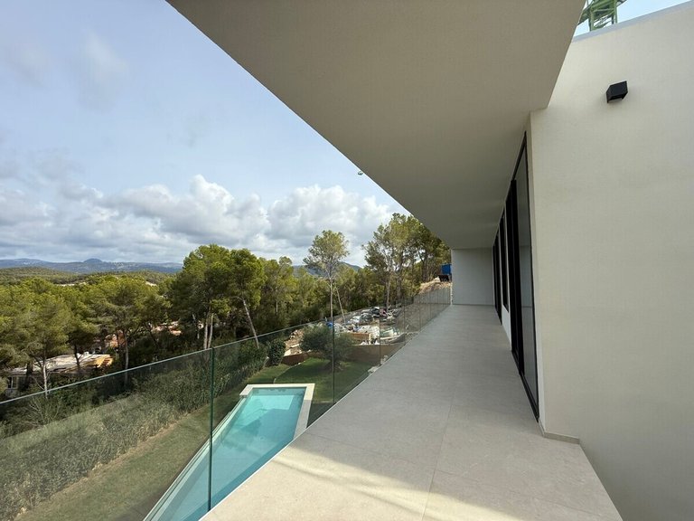 Villa for Sales in Santa Ponsa, Balearic Islands 38