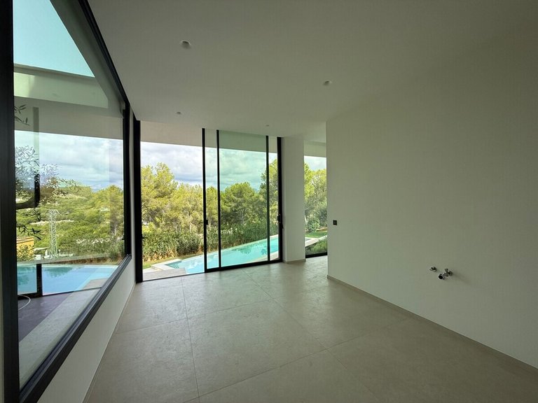 Villa for Sales in Santa Ponsa, Balearic Islands 36