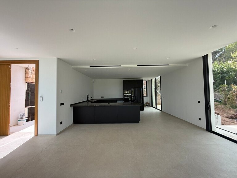 Villa for Sales in Santa Ponsa, Balearic Islands 10