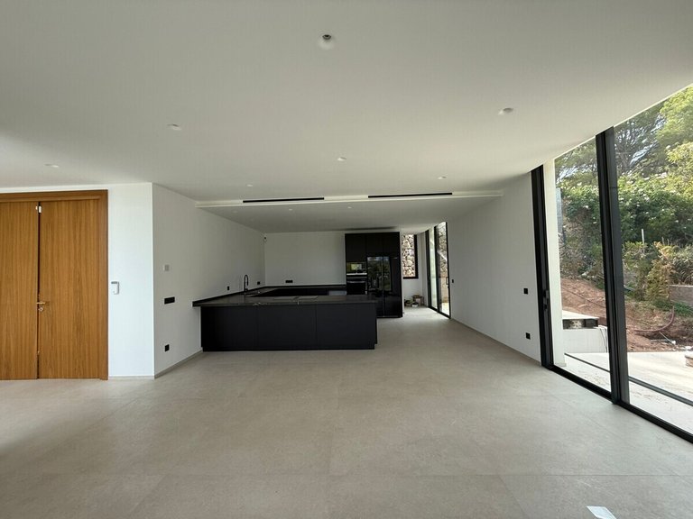 Villa for Sales in Santa Ponsa, Balearic Islands 9