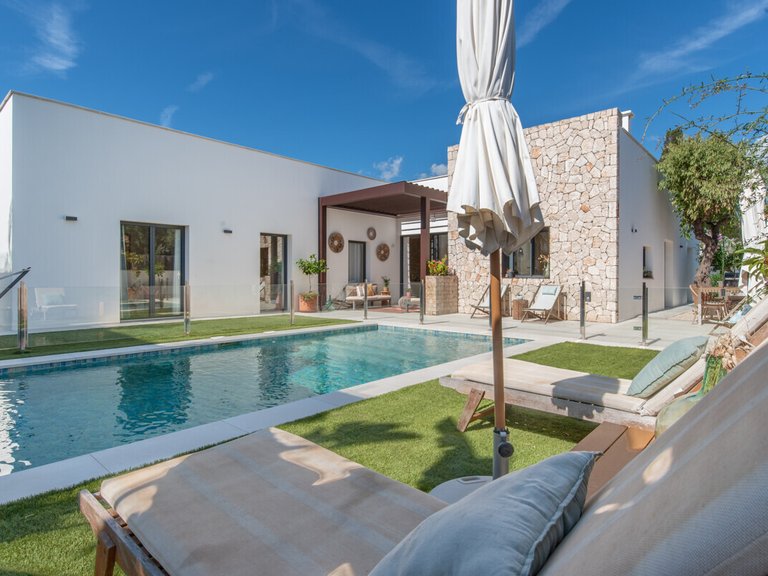 Villa for Sales in Marratxi, Balearic Islands 1