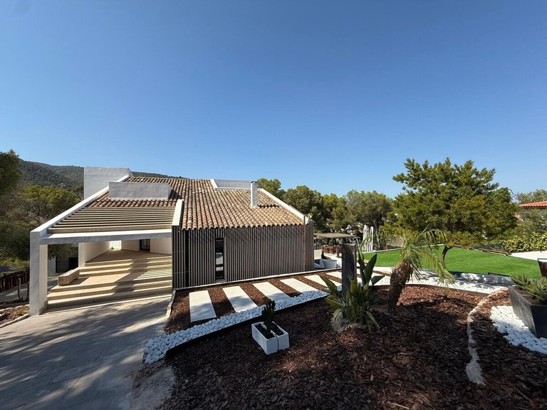 Villa for Long Term Rentals in Genova, Balearic Islands 43