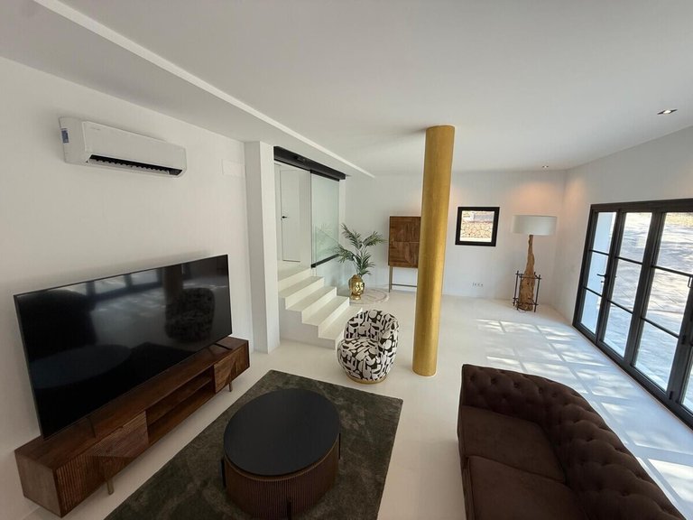 Villa for Long Term Rentals in Genova, Balearic Islands 13