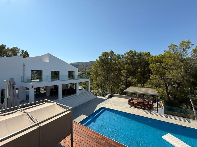 Villa for Long Term Rentals in Genova, Balearic Islands 3
