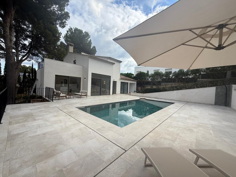 Villa for Sales in Santa Ponsa, Balearic Islands 2