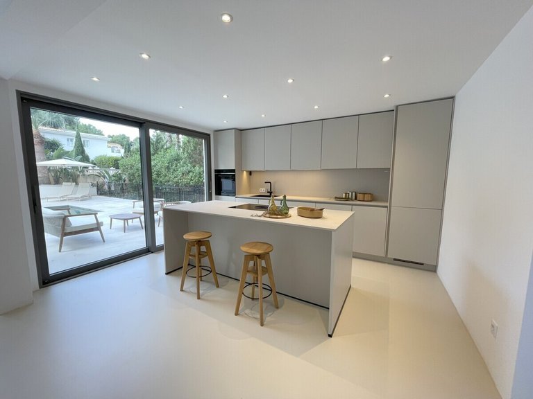 Villa for Sales in Santa Ponsa, Balearic Islands 5