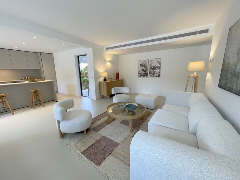 Villa for Sales in Santa Ponsa, Balearic Islands 16
