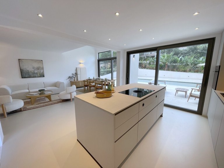 Villa for Sales in Santa Ponsa, Balearic Islands 8