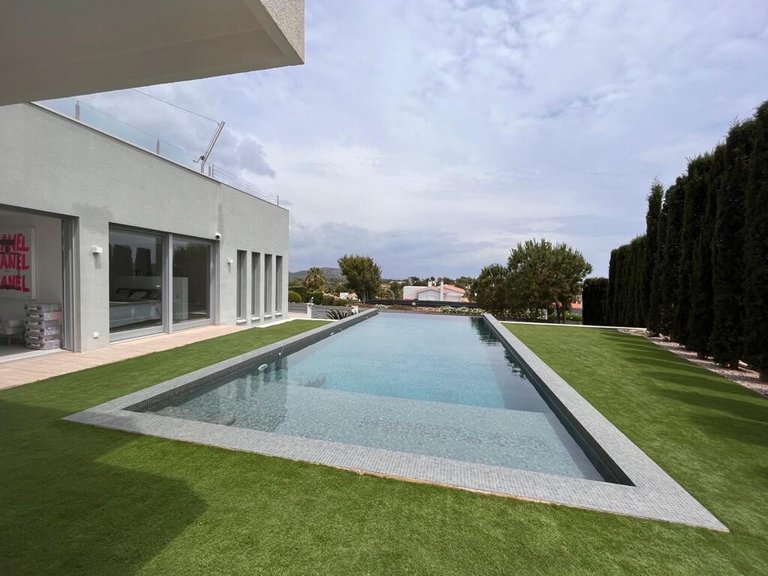 Villa for Sales in Santa Ponsa, Balearic Islands 18