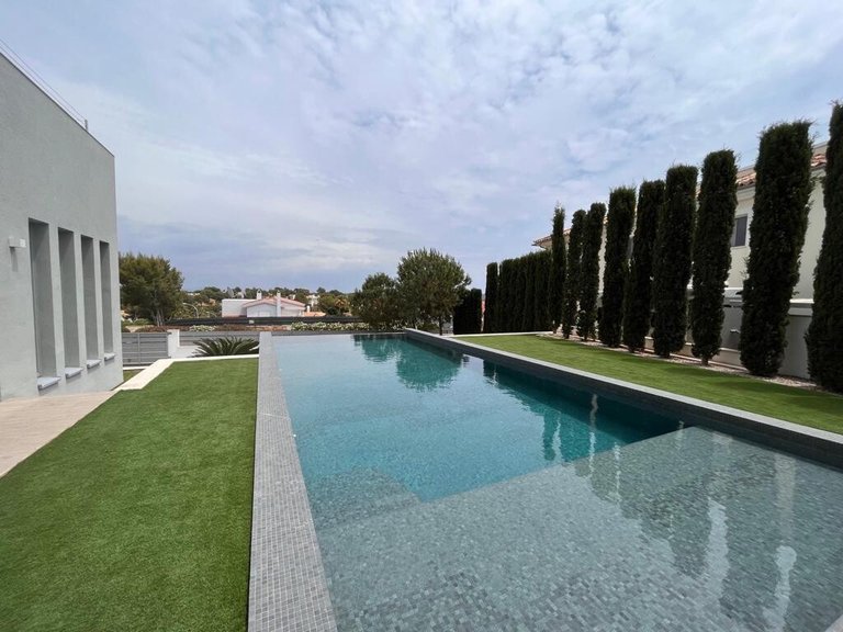 Villa for Sales in Santa Ponsa, Balearic Islands 19
