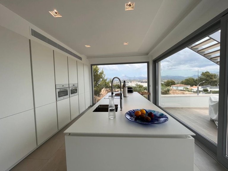 Villa for Sales in Santa Ponsa, Balearic Islands 4