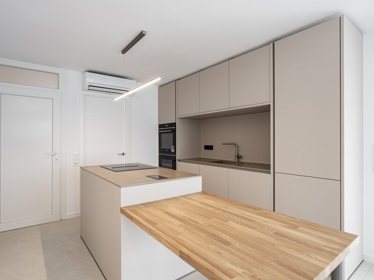 Apartment for Sales in Santa Ponsa, Balearic Islands 4