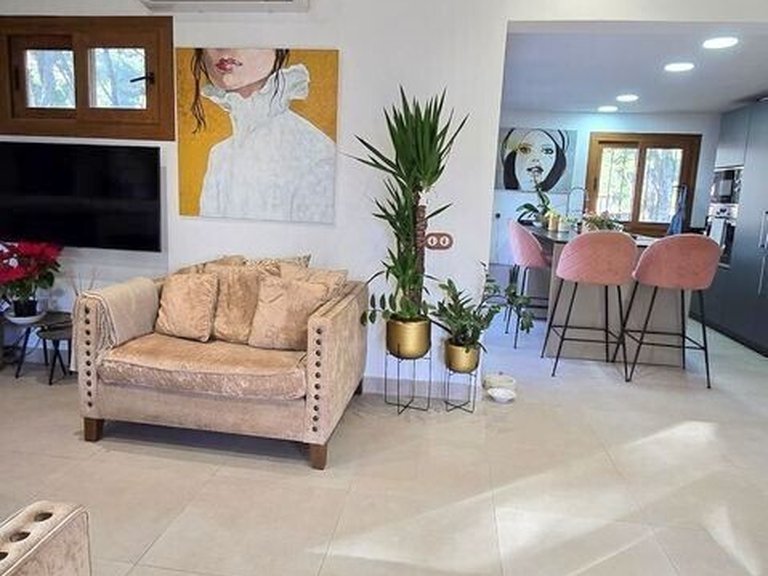 Town House for Long Term Rentals in Santa Ponsa, Balearic Islands 2