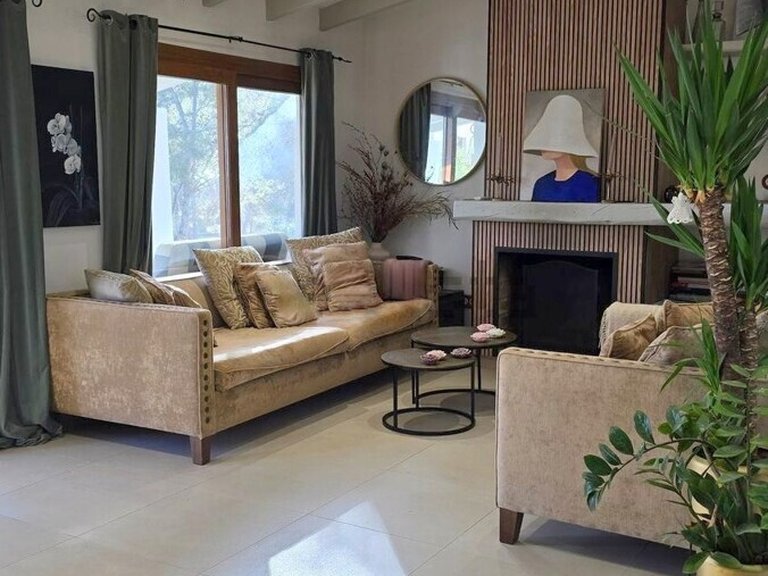 Town House for Long Term Rentals in Santa Ponsa, Balearic Islands 1