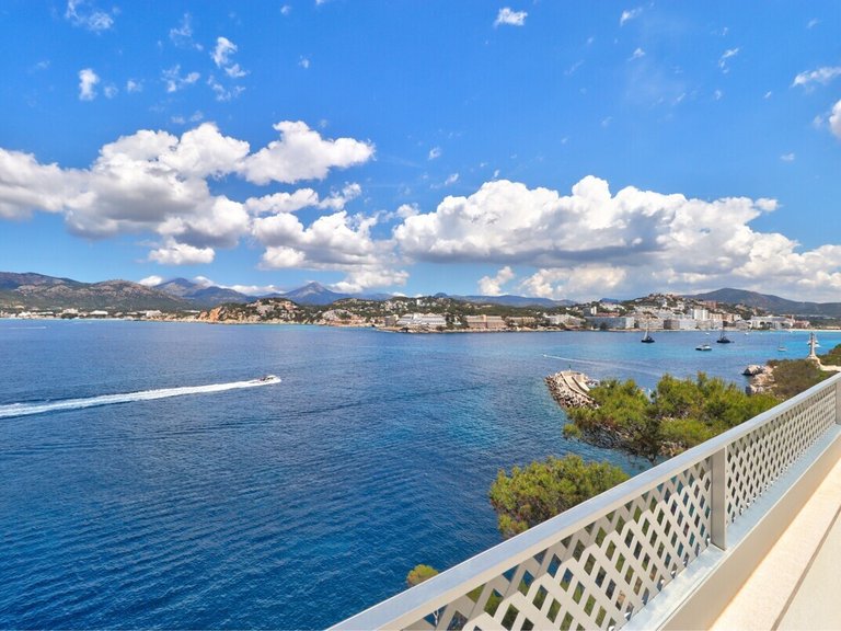 Villa for Sales in Santa Ponsa, Balearic Islands 24