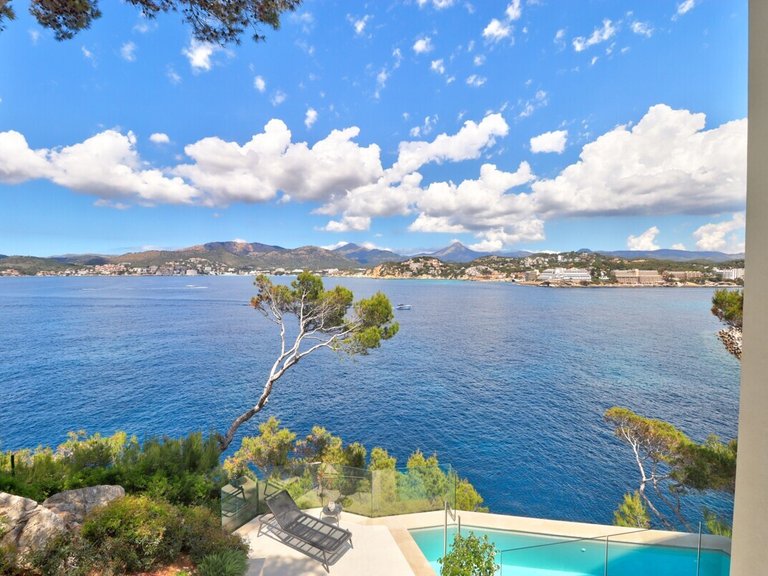Villa for Sales in Santa Ponsa, Balearic Islands 21