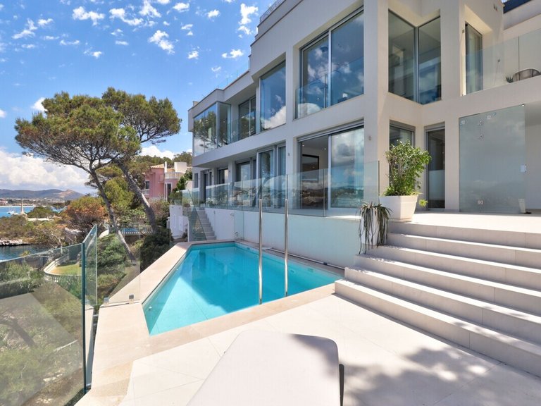 Villa for Sales in Santa Ponsa, Balearic Islands 13