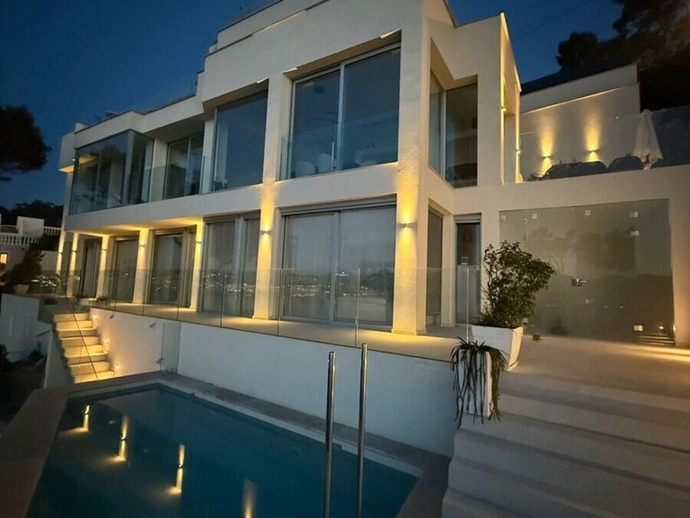 Villa for Sales in Santa Ponsa, Balearic Islands 22