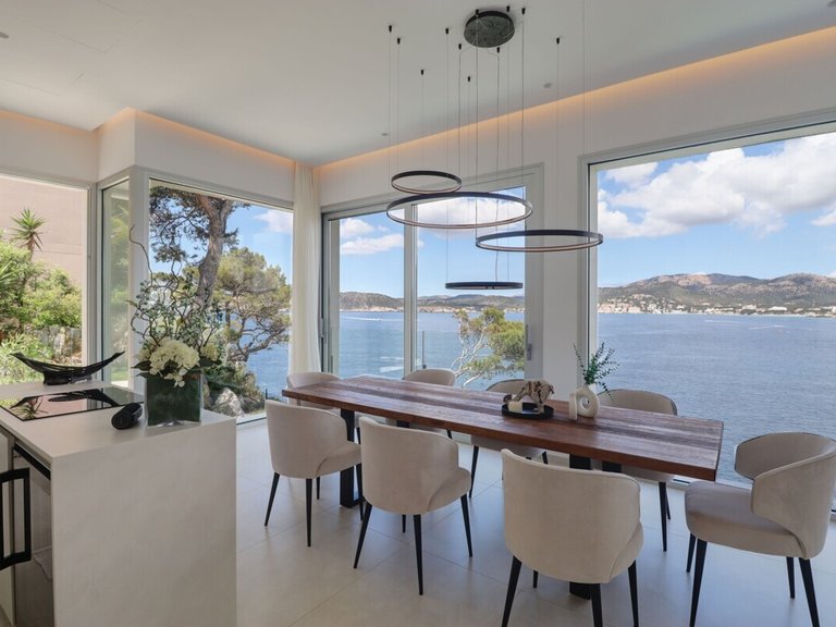 Villa for Sales in Santa Ponsa, Balearic Islands 5