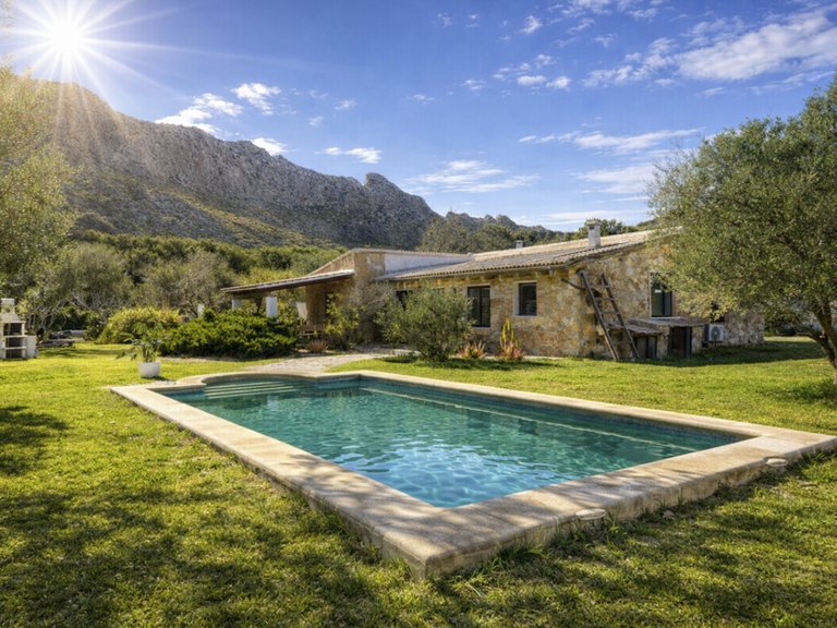 Country House for Sales in Puerto Pollensa, Balearic Islands 1