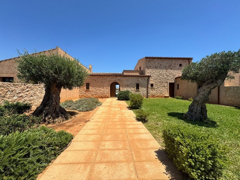 Country House for Long Term Rentals in Santanyí, Balearic Islands 8