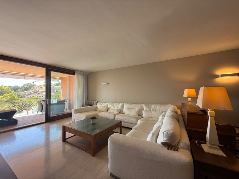 Apartment for Long Term Rentals in Sol De Mallorca, Balearic Islands 3
