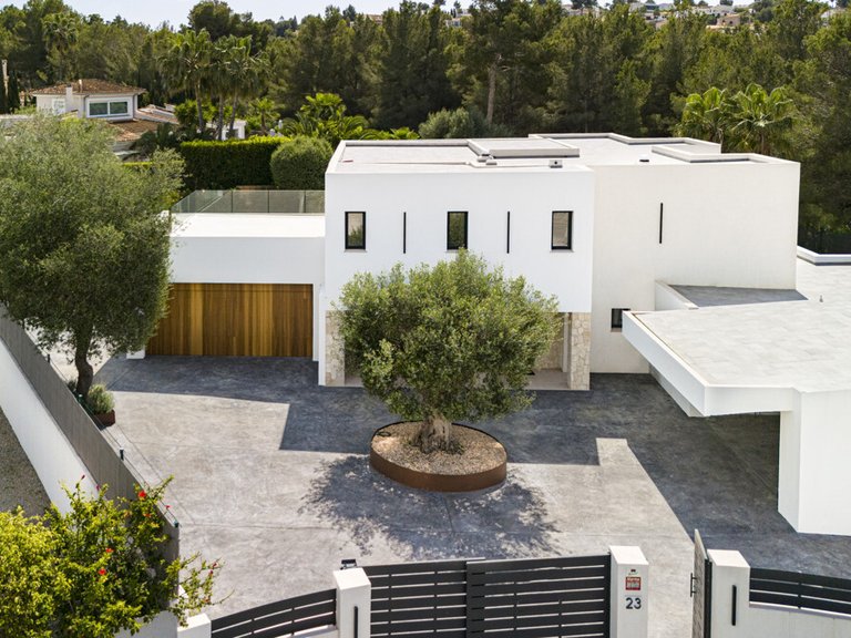 Villa for Sales in Santa Ponsa, Balearic Islands 37