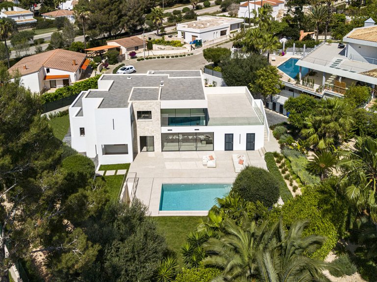 Villa for Sales in Santa Ponsa, Balearic Islands 35