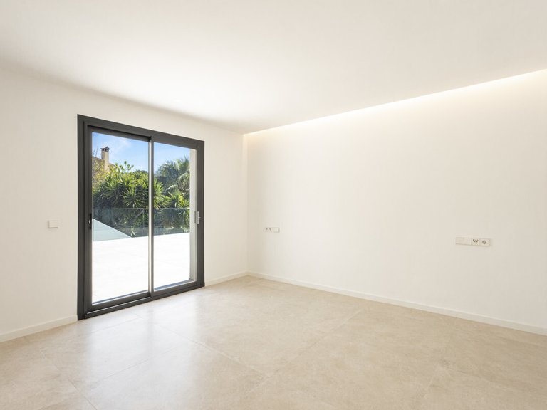 Villa for Sales in Santa Ponsa, Balearic Islands 29