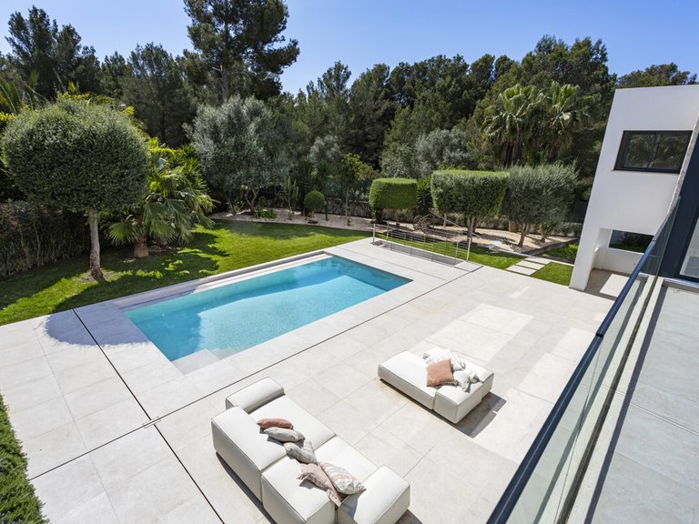Villa for Sales in Santa Ponsa, Balearic Islands 32