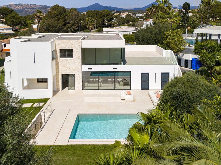 Villa for Sales in Santa Ponsa, Balearic Islands 36