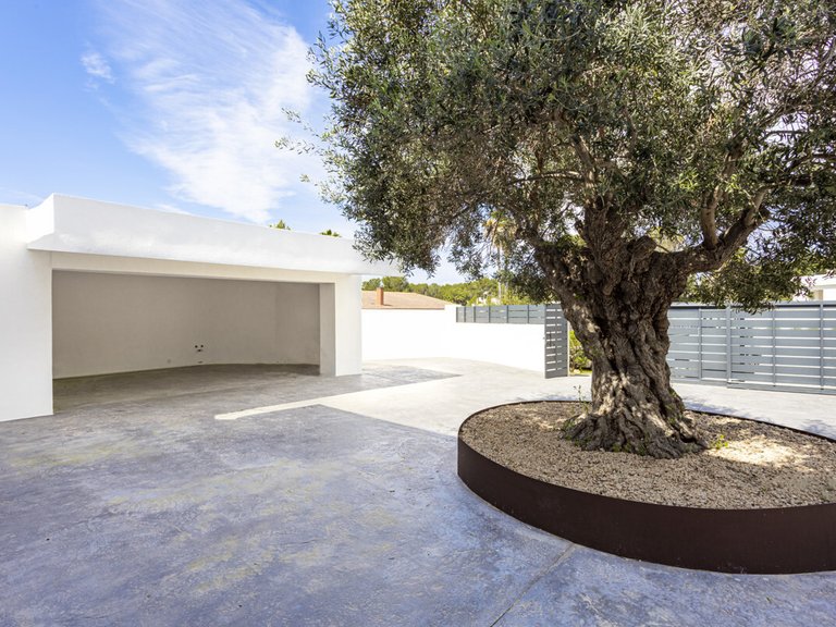 Villa for Sales in Santa Ponsa, Balearic Islands 11