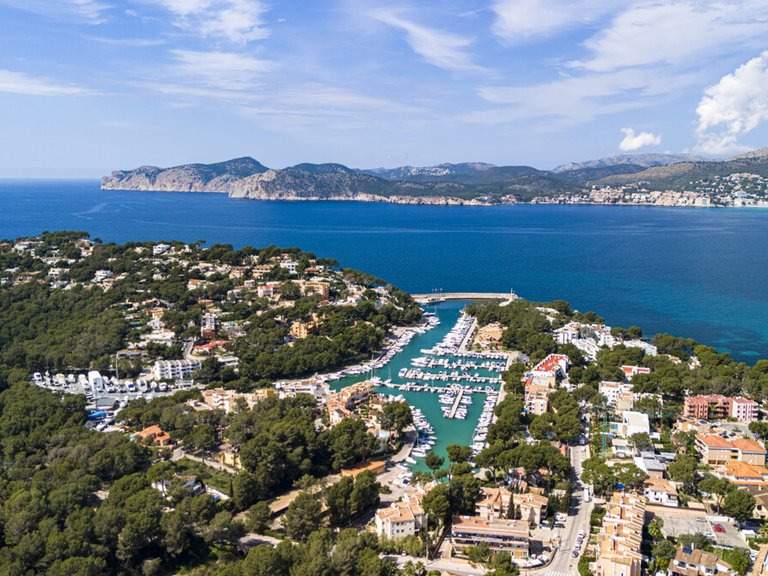 Villa for Sales in Santa Ponsa, Balearic Islands 38