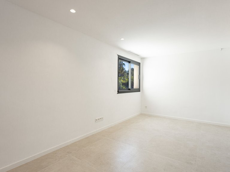 Villa for Sales in Santa Ponsa, Balearic Islands 27