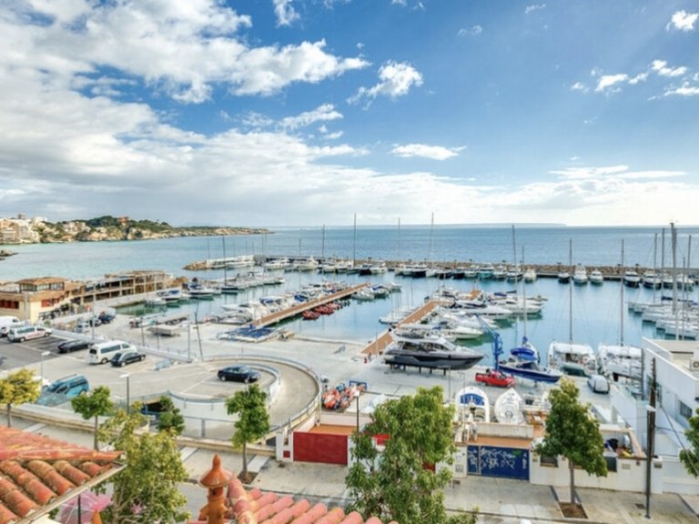 Villa for Sales in Palma De Mallorca, Balearic Islands 1